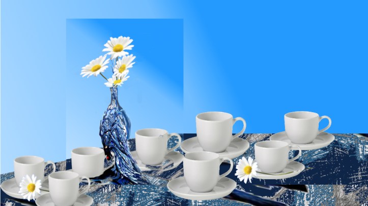 Tazas de café la muerte jarrón y seis margaritas