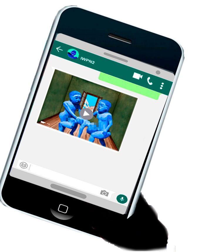 Clip del video escandaloso de naturaleza sexual que que envía un compañero apodado IWPN2 por chat privado con el mensaje: Mira esto